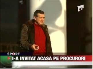 Becali: "Procurori, poftiti la muls oile!"