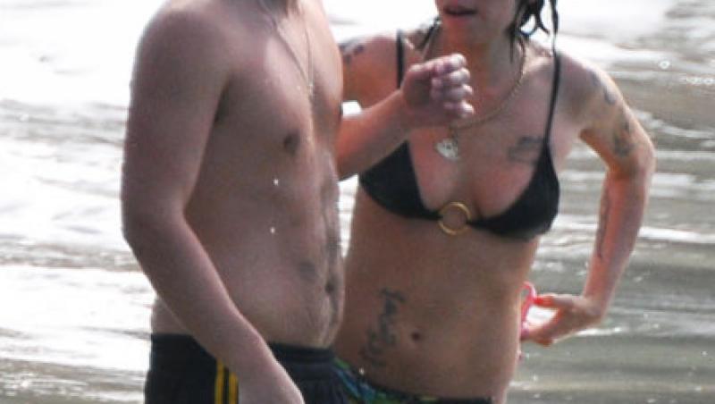 Amy Winehouse la vanatoare de barbati in St. Lucia