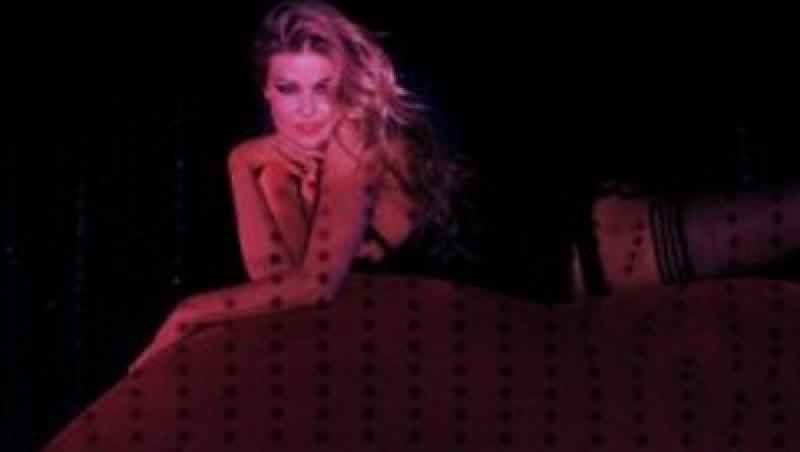 Carmen Electra spune da nuditatii