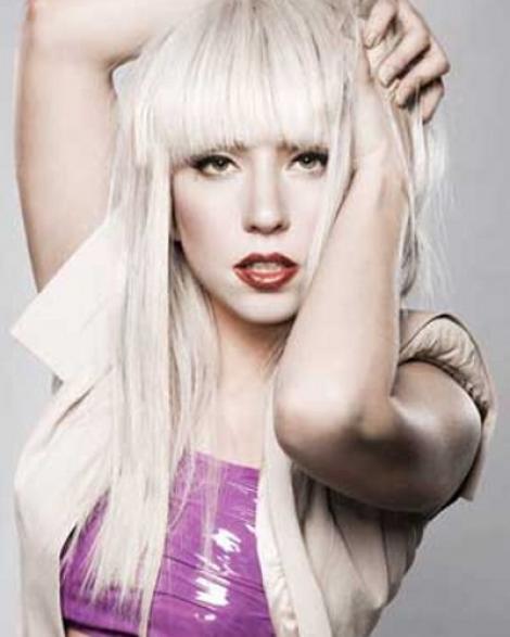 Lady Gaga se vinde la pachet