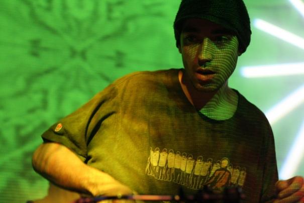 JFB mixeaza in Club Fabrica