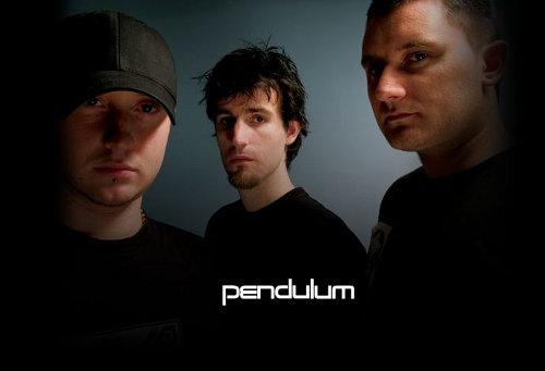 Pendulum mixeaza la Arenele Romane