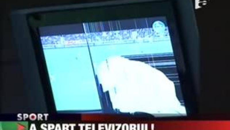 Gigi Becali a spart televizorul!