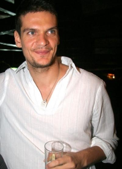  Tudor Chirila vrea sa pozeze nud