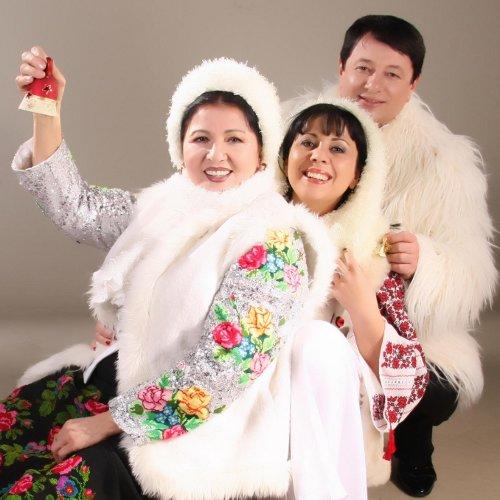 DAR MUZICAL de Sarbatori de la Irina Loghin si formatia ALESIS 