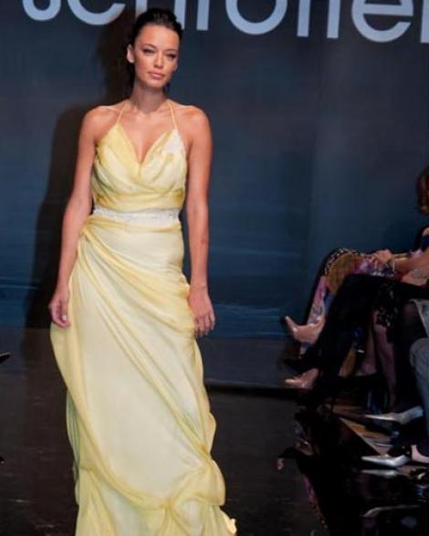 Andreea Raicu - mireasa bronzata