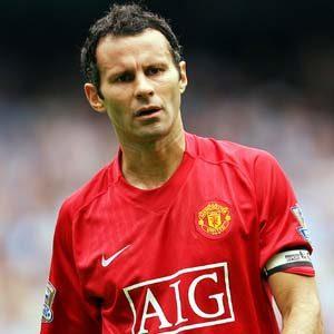 Ryan Giggs isi va prelungi contractul cu Manchester Utd.