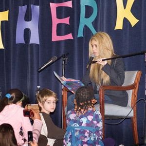Shakira a deschis o scoala