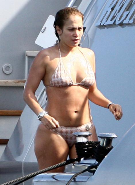 Jennifer Lopez in bikini