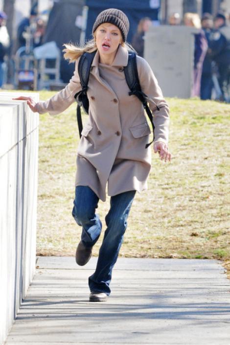 Angelina Jolie stie sa alerge