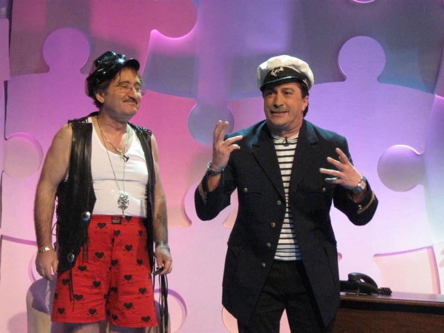 Romica si Cornel se joaca sambata de-a... Piturca si Baiazid!