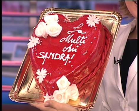 Alessandra Stoicescu cauta un nume pentru catelusul primit de la "Acces Direct"