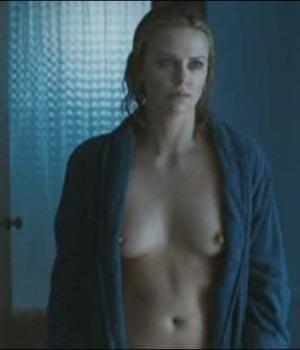 Charlize Theron a filmat nud