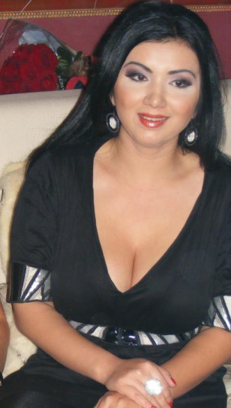 Adriana Bahmuteanu de trei ori mireasa