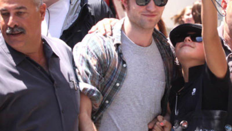 Robert Pattinson atacat de fane