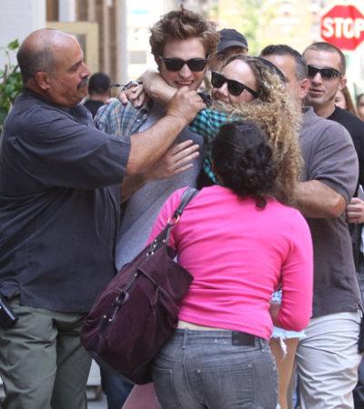 Robert Pattinson atacat de fane