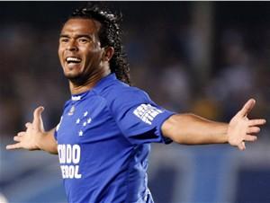 Brazilianul Ze Carlos, eliminat dupa 15 secunde de joc