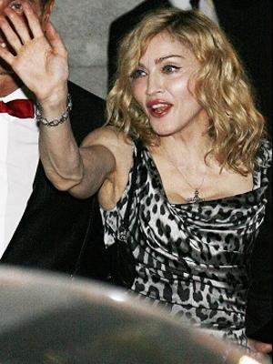 Madonna imbatranita teribil