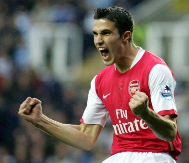 Robin van Persie si-a prelungit contractul cu Arsenal Londra