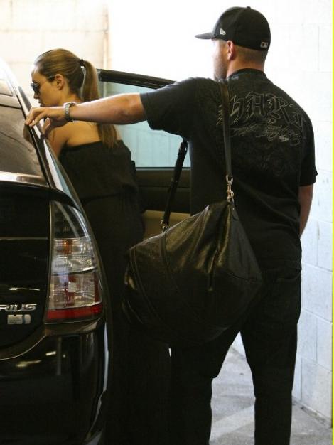 Angelina Jolie a iesit la dans