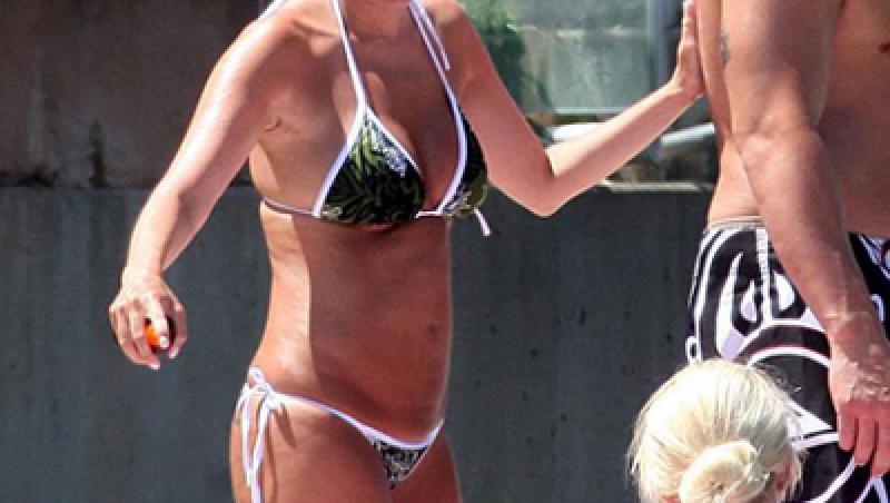 Jenna Jameson in bikini dupa nastere