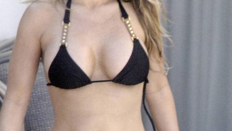 Carmen Electra la plaja