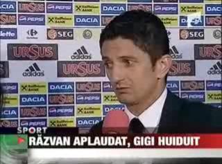 Razvan aplaudat, Gigi huiduit