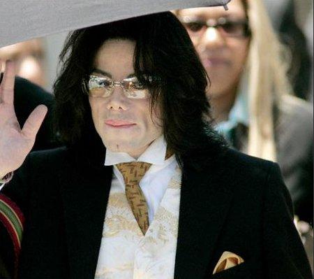 Michael Jackson machiat la propria inmormantare