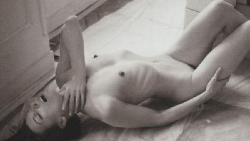 Mila Jovovich pozata nud de fostul iubit