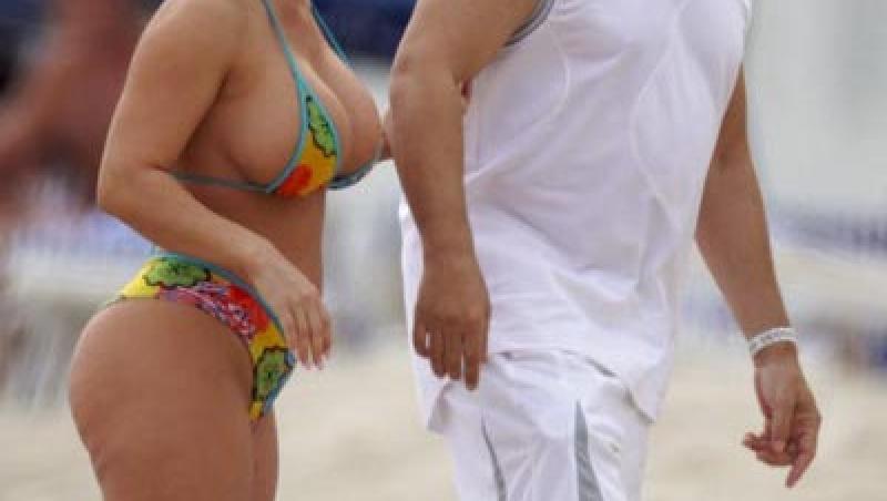 Coco Austin - monstru la plaja!