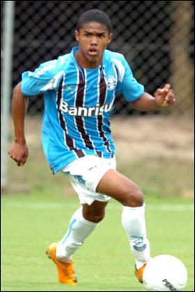 Mircea Lucescu si-a luat un atacant brazilian