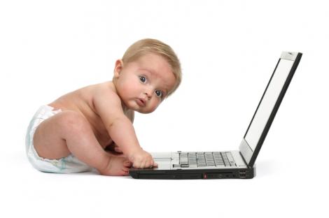 Bebelusii au inceput sa aiba conturi pe Internet