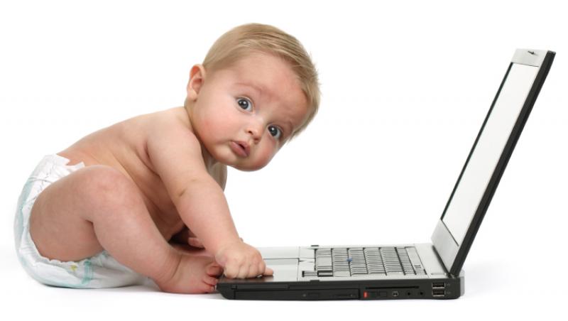 Bebelusii au inceput sa aiba conturi pe Internet