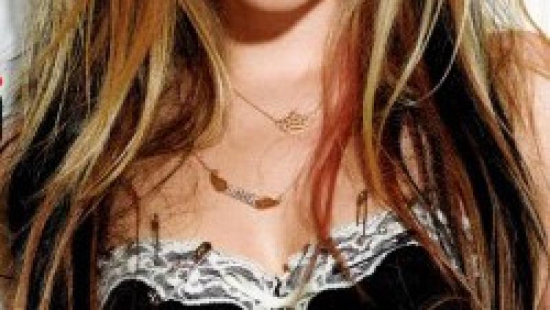 Avril Lavigne, pe coperta Maxim in noiembrie