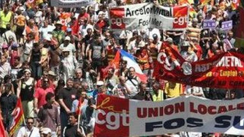 Peste trei milioane de oameni au protestat in Franta fata de reforma pensiilor