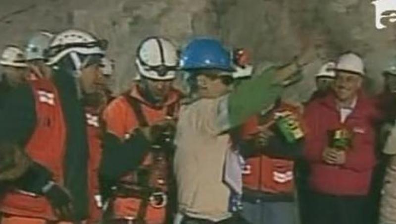 Salvarea minerilor din Chile continua. Vezi operatiunea LIVE!