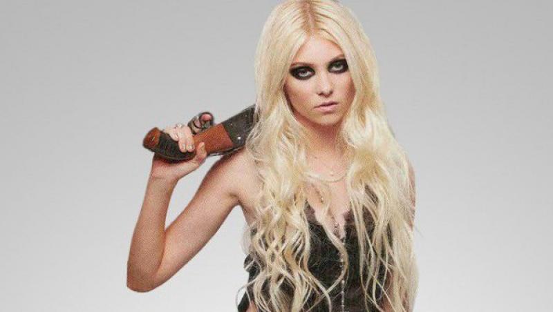 FOTO! Taylor Momsen pe coperta Revolver