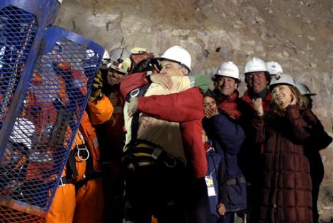 Chile: Toti cei 33 de mineri blocati in subteran au fost adusi la suprafata