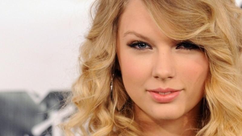Asculta noul single al lui Taylor Swift - Back to December!