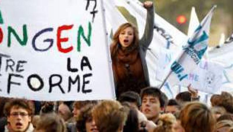 Studentii francezi protesteaza fata de cresterea varstei de pensionare
