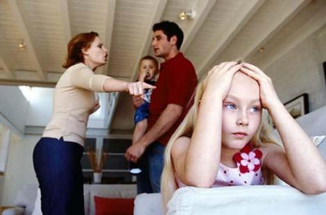 Certurile in fata copiilor, benefice sau traumatizante