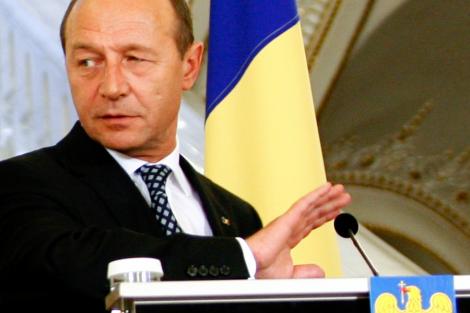 Traian Basescu: Salariatii de la Finante nu au dreptul sa protesteze