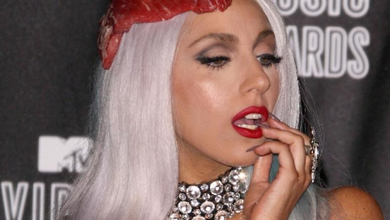 VIDEO! Lady Gaga, cot la cot cu varcolacii