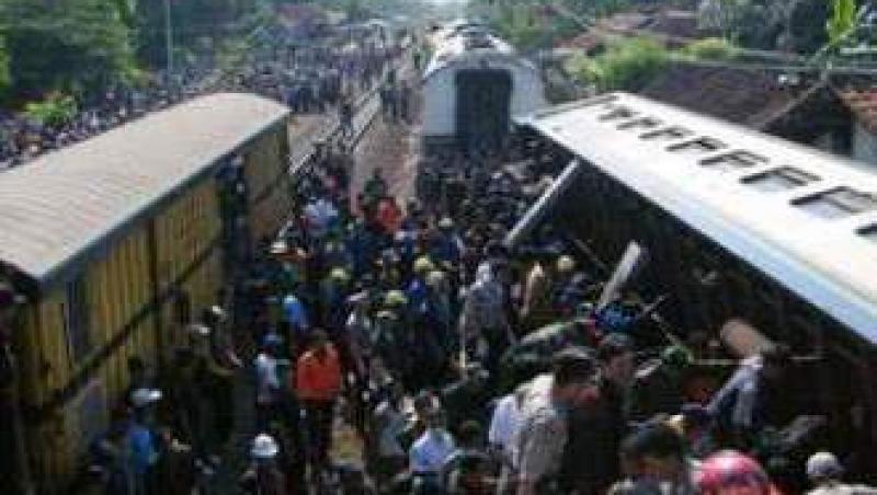 35 de morti in Indonezia, in urma unui accident feroviar