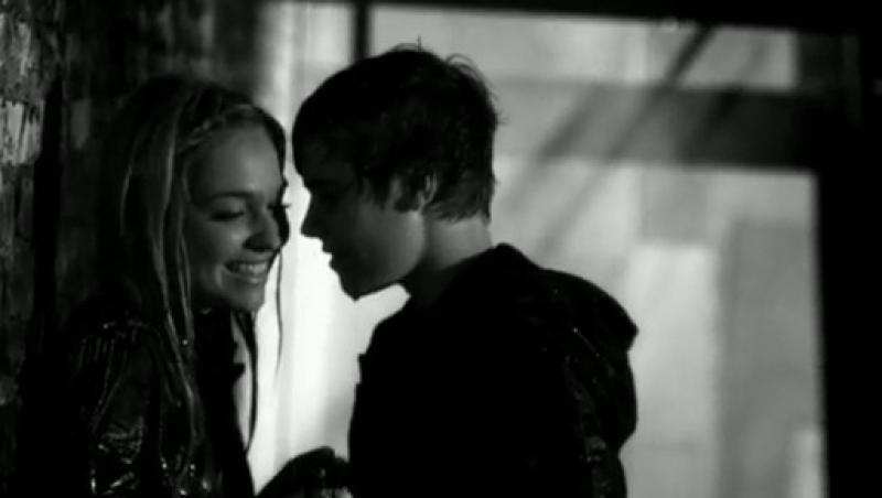 VIDEO! Justin Bieber se iubeste cu o fana in noul sau videoclip!