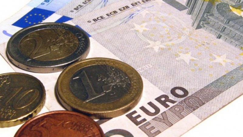 Instabilitatea politica va duce cursul din nou spre 4,4 lei/euro
