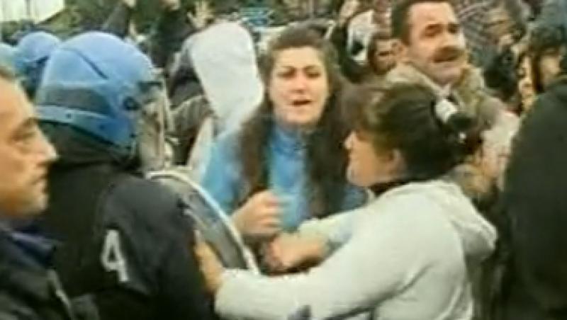 Italia: proteste violente fata de deschiderea unei gropi de gunoi