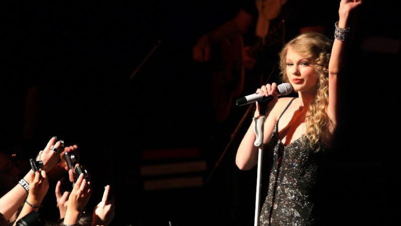 FOTO! Taylor Swift a sustinut un concert privat la Paris