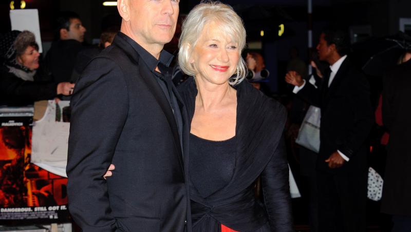 FOTO! Helen Mirren, in rosu si negru la premiera Red din Londra