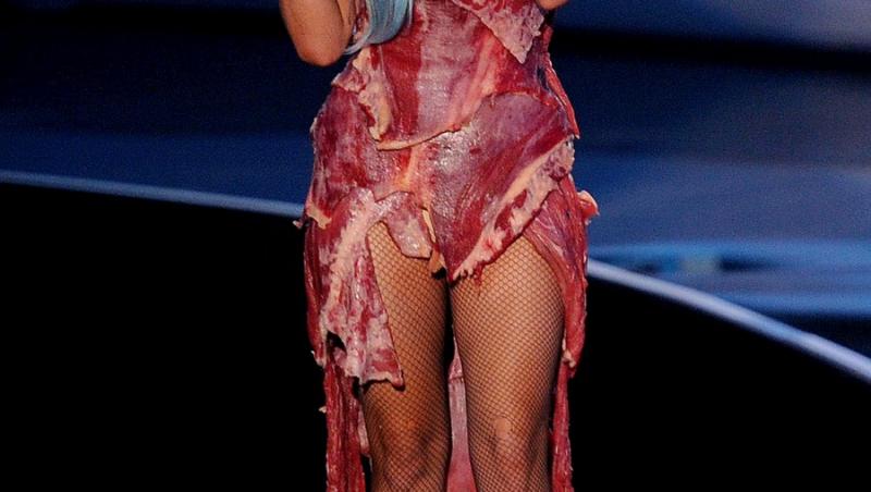 Rochia din carne a lui Lady Gaga, cel mai cautat costum de Halloween